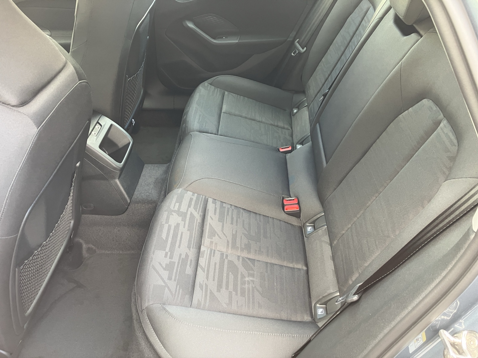 Fahrzeugabbildung Audi A5 Limousine TFSI S tronic LED Navi ACC RFK SH Parkassistent