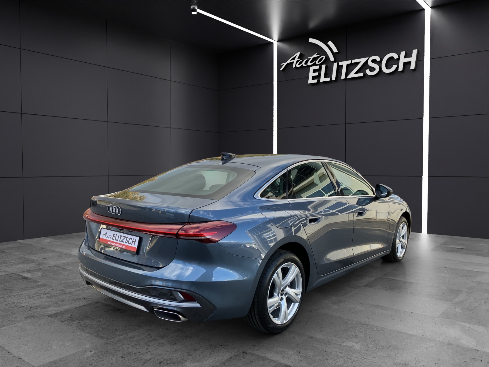 Fahrzeugabbildung Audi A5 Limousine TFSI S tronic LED Navi ACC RFK SH Parkassistent