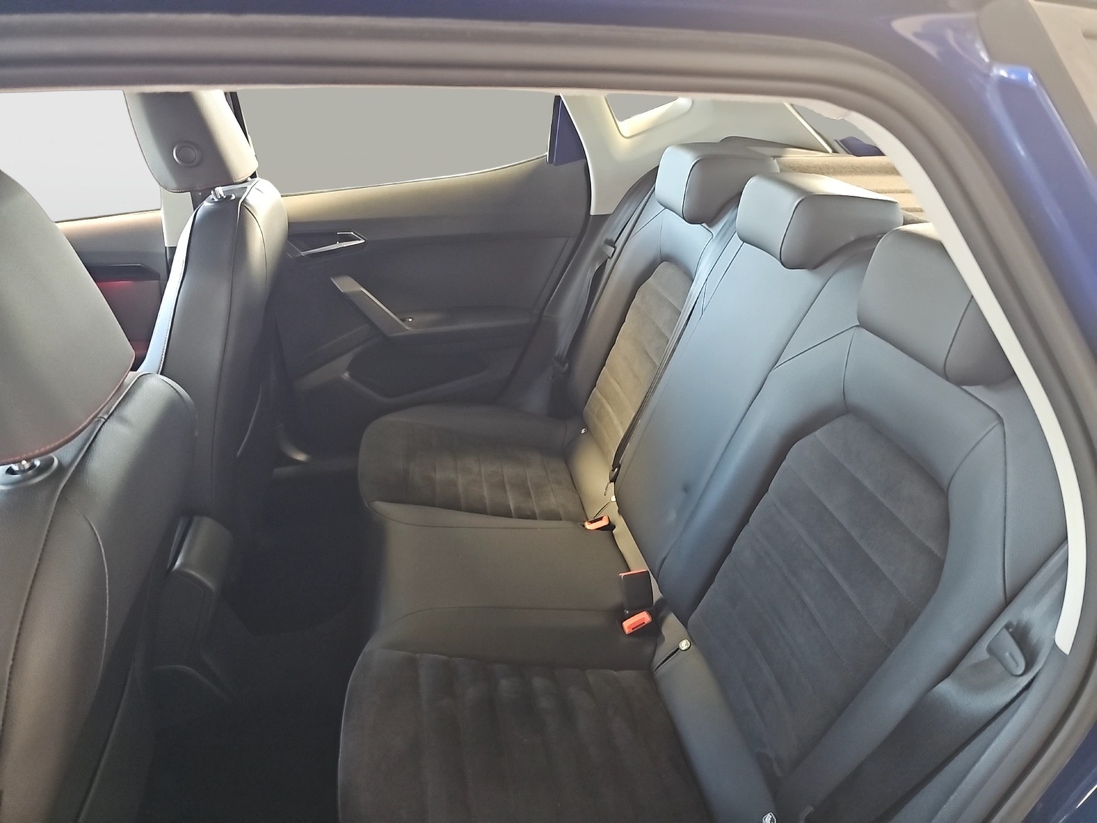 Fahrzeugabbildung SEAT Ibiza FR LED PANORAMADACH SH NAVI