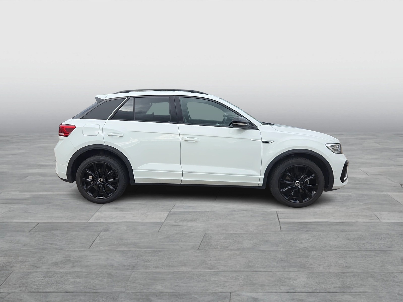 Fahrzeugabbildung Volkswagen T-Roc TSI R-Line DSG LED Navi AID ACC RFK SH 18