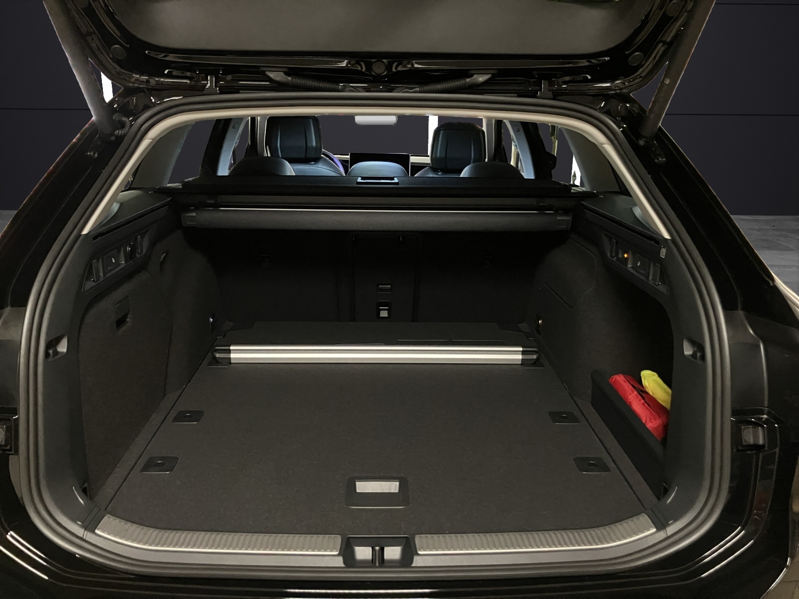 Fahrzeugabbildung Volkswagen Passat Variant Elegance