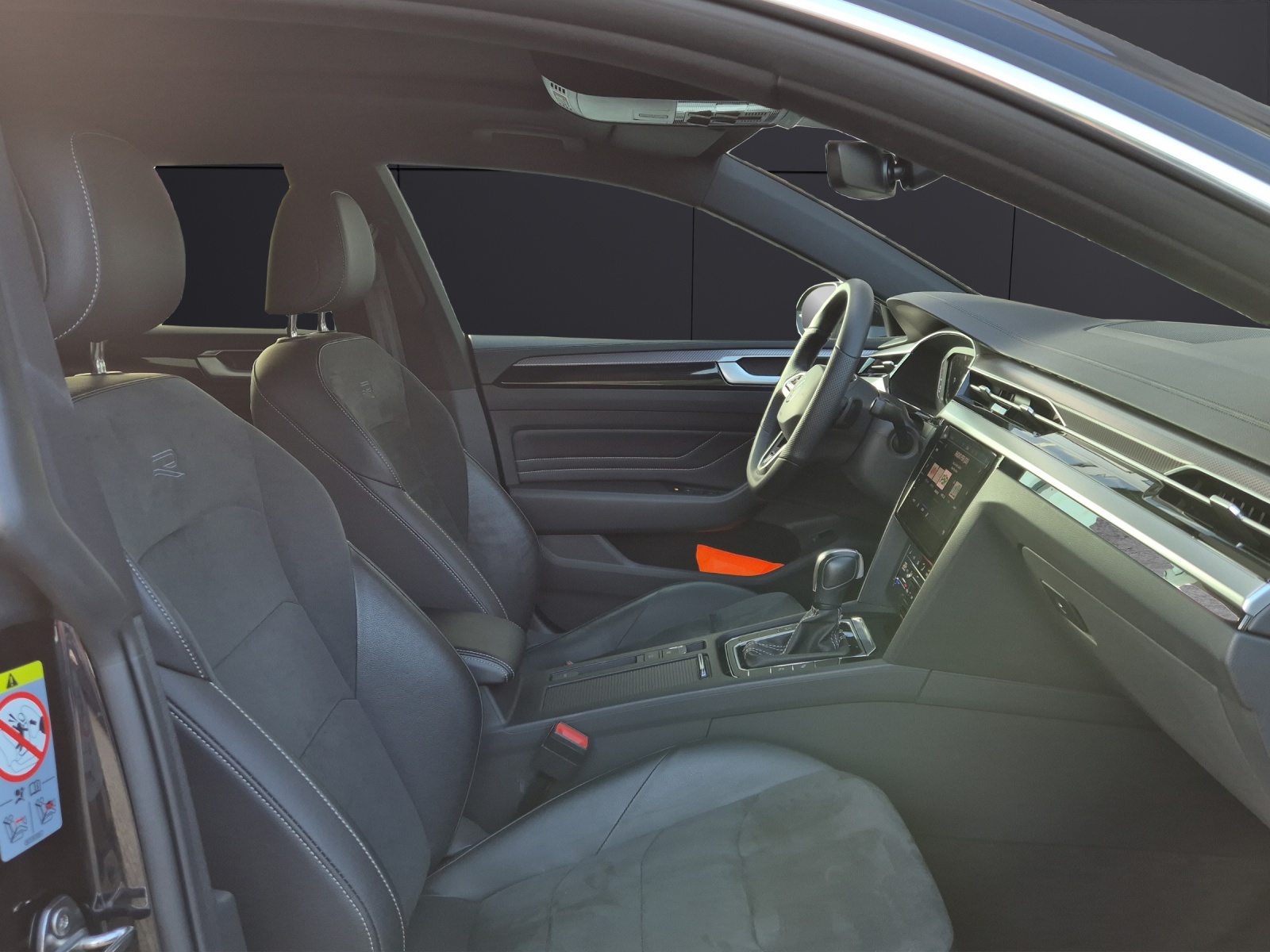 Fahrzeugabbildung Volkswagen Arteon SB TSI R-Line DSG 4M Matrix AHK Navi AID Pano ACC RFK SH