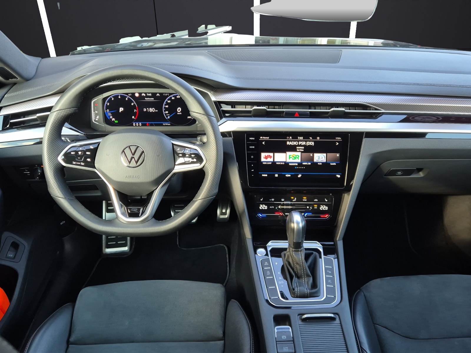 Fahrzeugabbildung Volkswagen Arteon SB TSI R-Line DSG 4M Matrix AHK Navi AID Pano ACC RFK SH