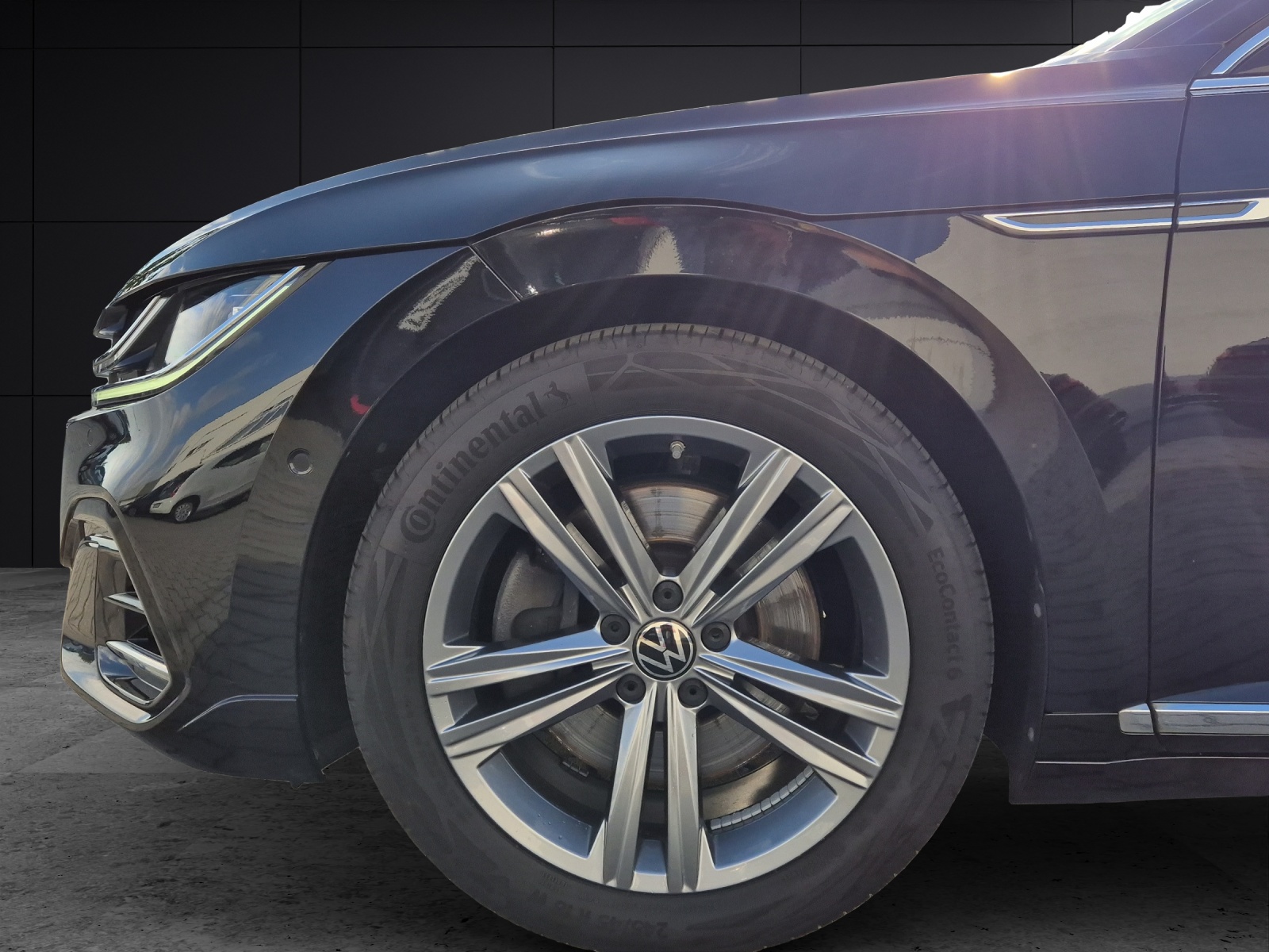 Fahrzeugabbildung Volkswagen Arteon SB TSI R-Line DSG 4M Matrix AHK Navi AID Pano ACC RFK SH