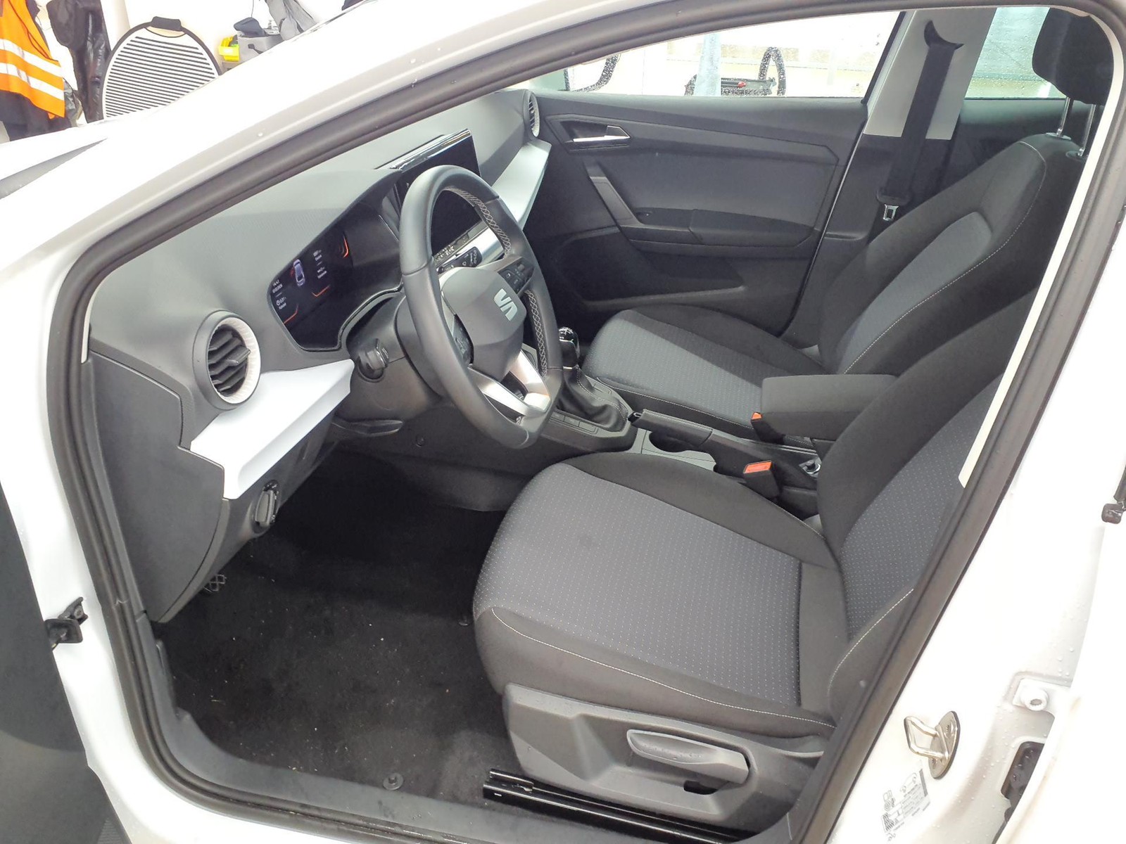 Fahrzeugabbildung SEAT Ibiza TSI Style LED Navi ACC VC RFK SH LM