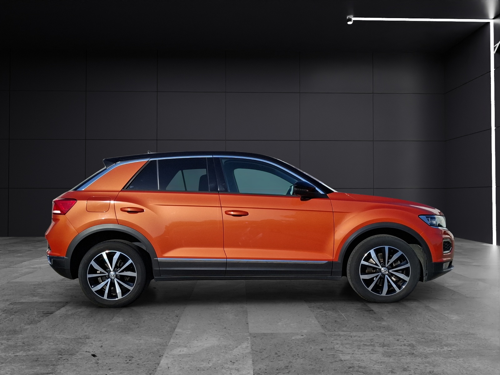 Fahrzeugabbildung Volkswagen T-Roc TDI Style 4M LED Navi AHK ACC SH
