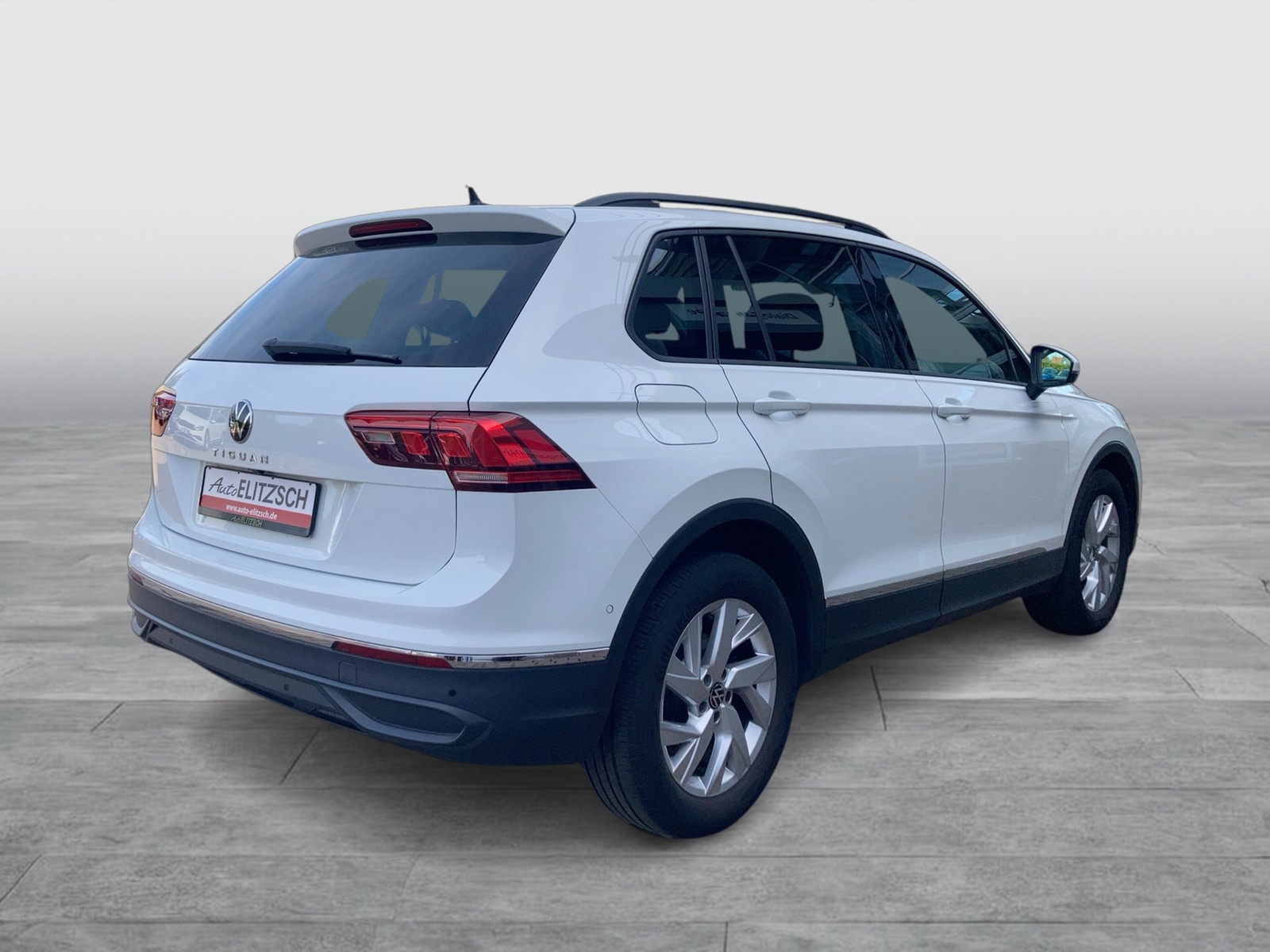 Fahrzeugabbildung Volkswagen Tiguan TSI Life LED Navi ACC RFK AHK