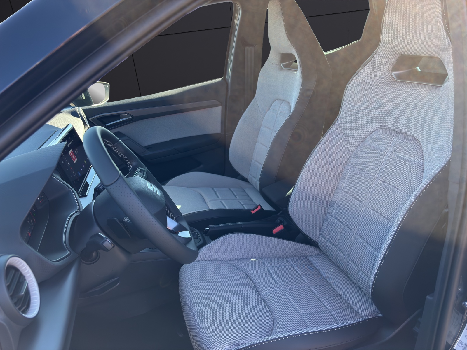 Fahrzeugabbildung SEAT Arona 1.0 TSI FR KESSY RFK 18