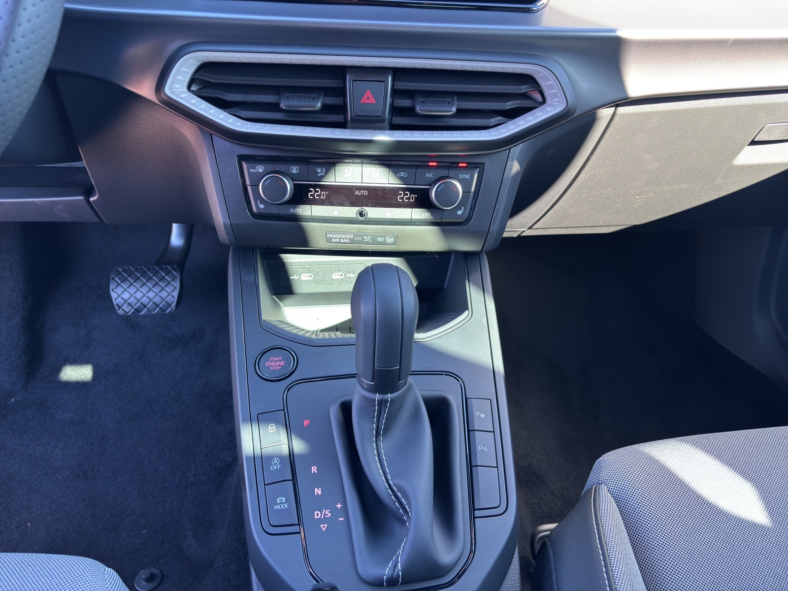 Fahrzeugabbildung SEAT Arona 1.0 TSI FR KESSY RFK 18