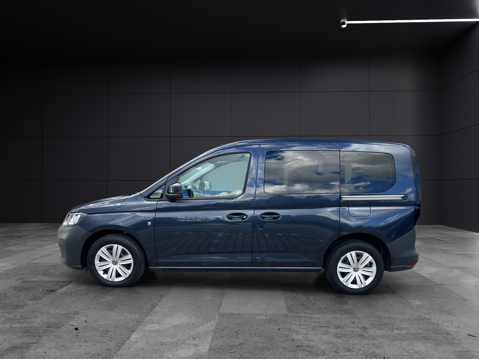 Fahrzeugabbildung Volkswagen Caddy Kombi TDI AHK 5Sitzer SHZ Klima PDC DAB+