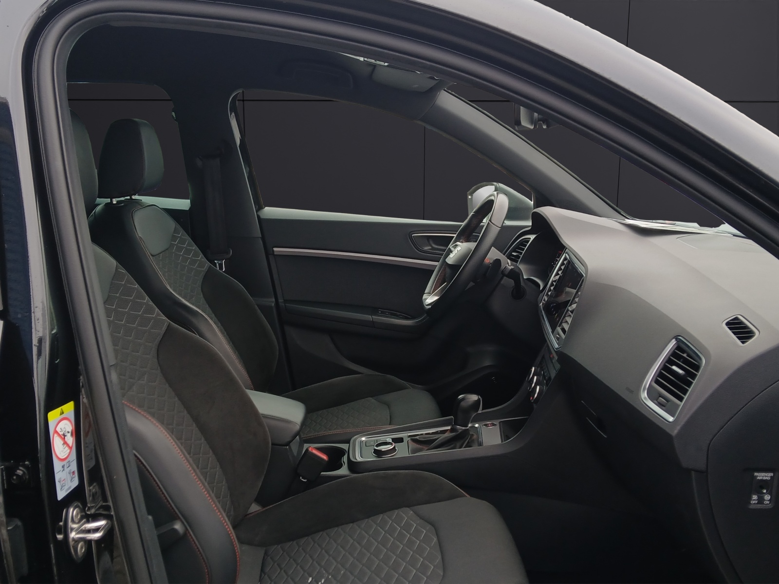 Fahrzeugabbildung SEAT Ateca TSI FR DSG LED AHK Navi beats AID ACC RFK SH 19