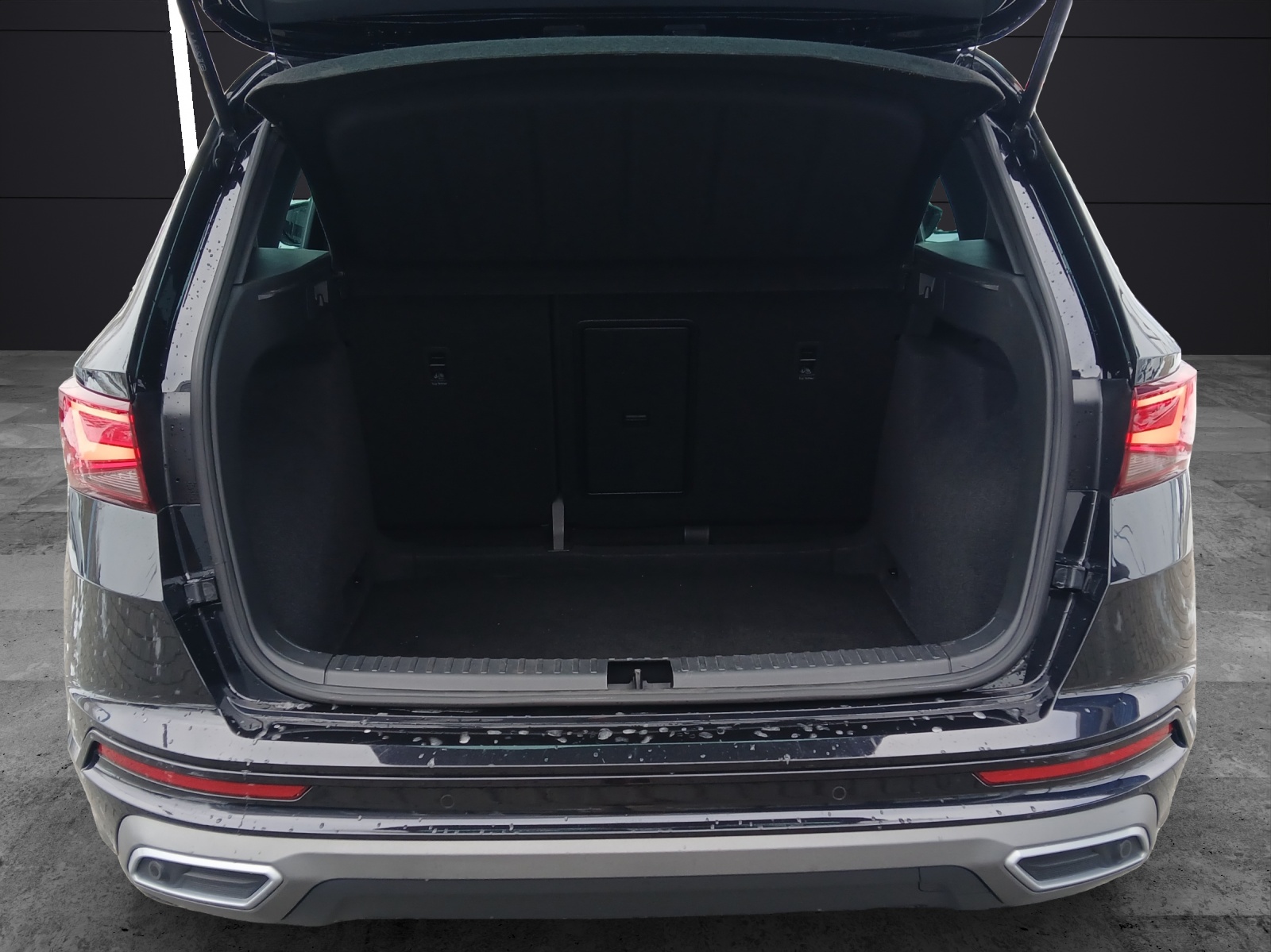 Fahrzeugabbildung SEAT Ateca TSI FR DSG LED AHK Navi beats AID ACC RFK SH 19