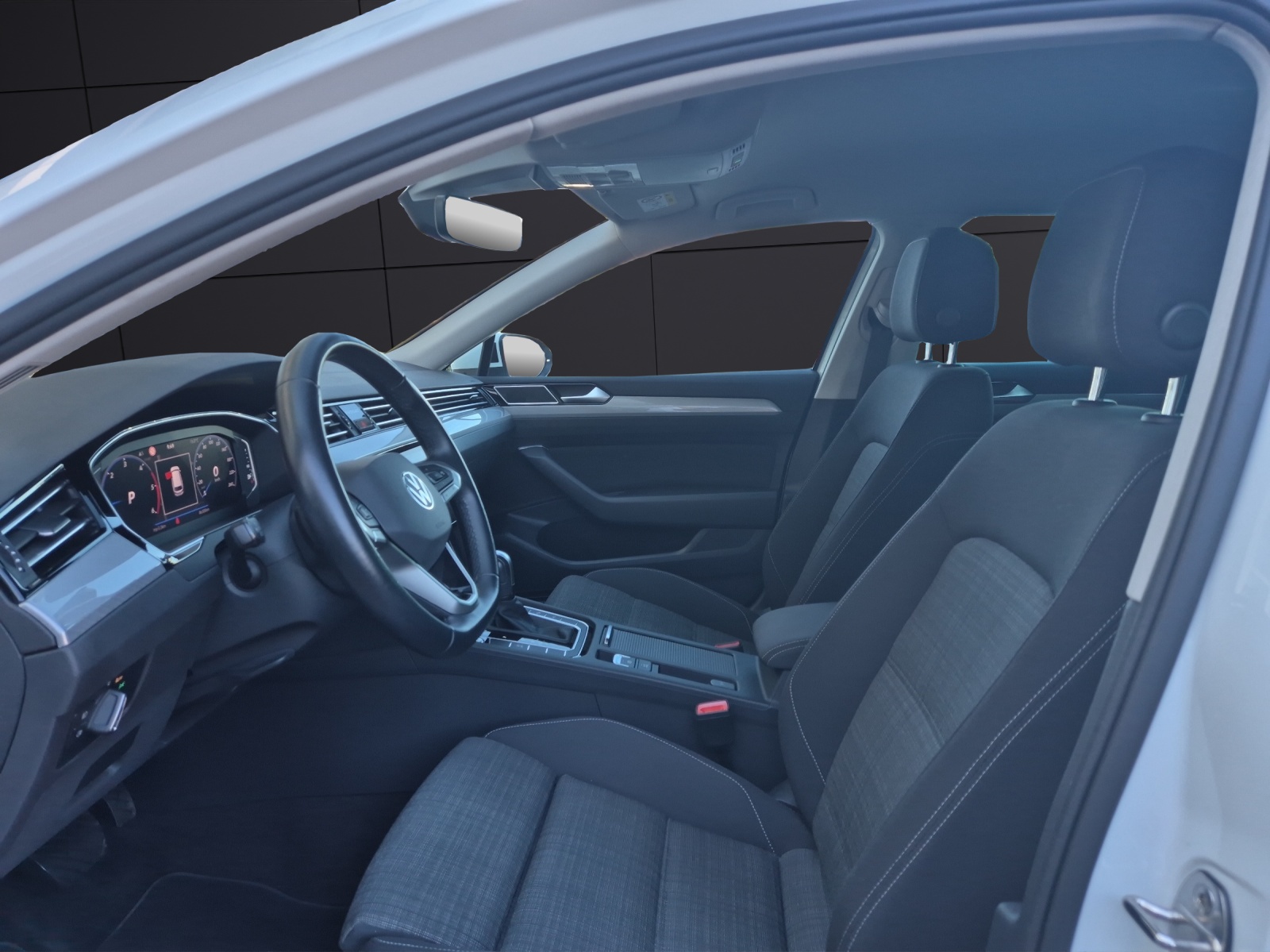 Fahrzeugabbildung Volkswagen Passat Variant TDI Business DSG LED AHK Navi AID ACC RFK SH