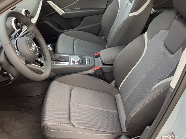 Fahrzeugabbildung Audi Q2 35 TFSI advanced S tronic LED Klima-Komfortpaket Vorb.AZV