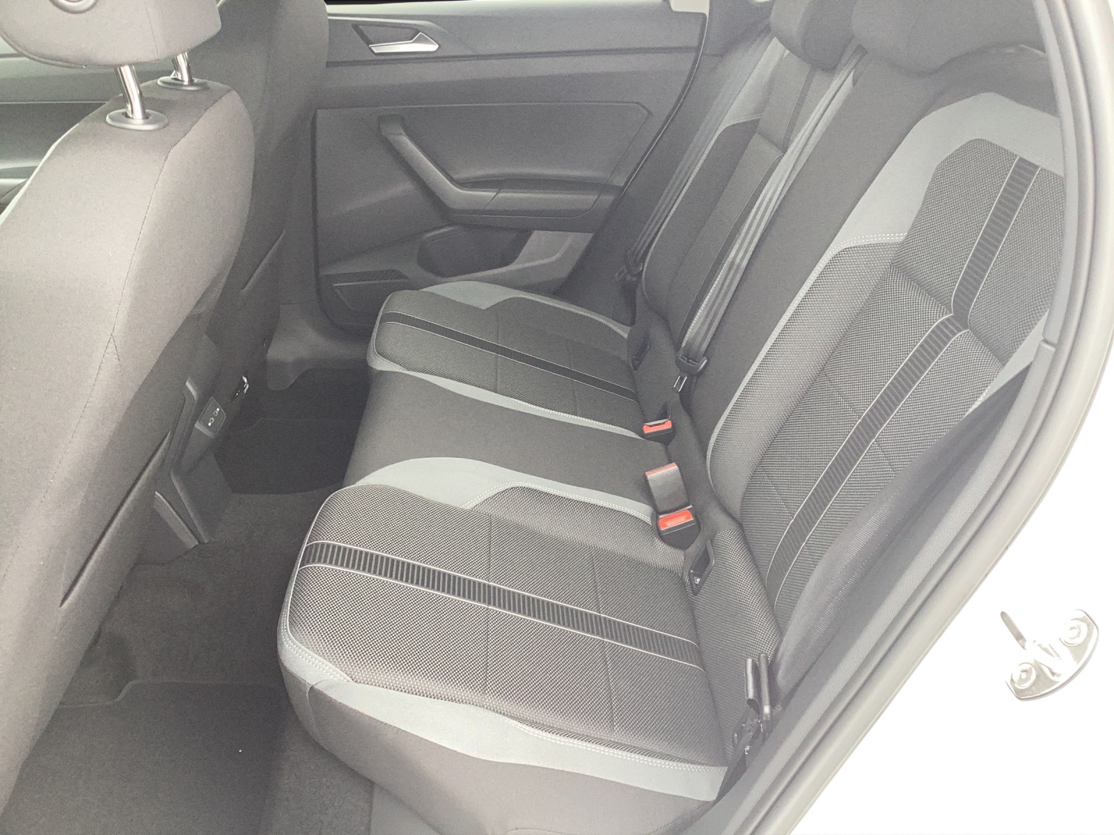 Fahrzeugabbildung Volkswagen Polo Style TSI DSG IQ.Light ACC SH RearView Ambiente AppConnect Navi