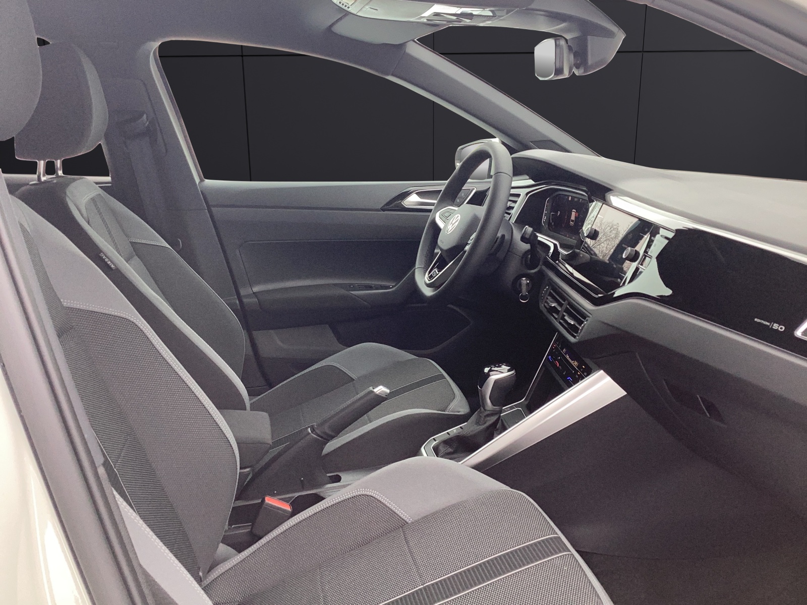 Fahrzeugabbildung Volkswagen Polo Style TSI DSG IQ.Light ACC SH RearView Ambiente AppConnect Navi