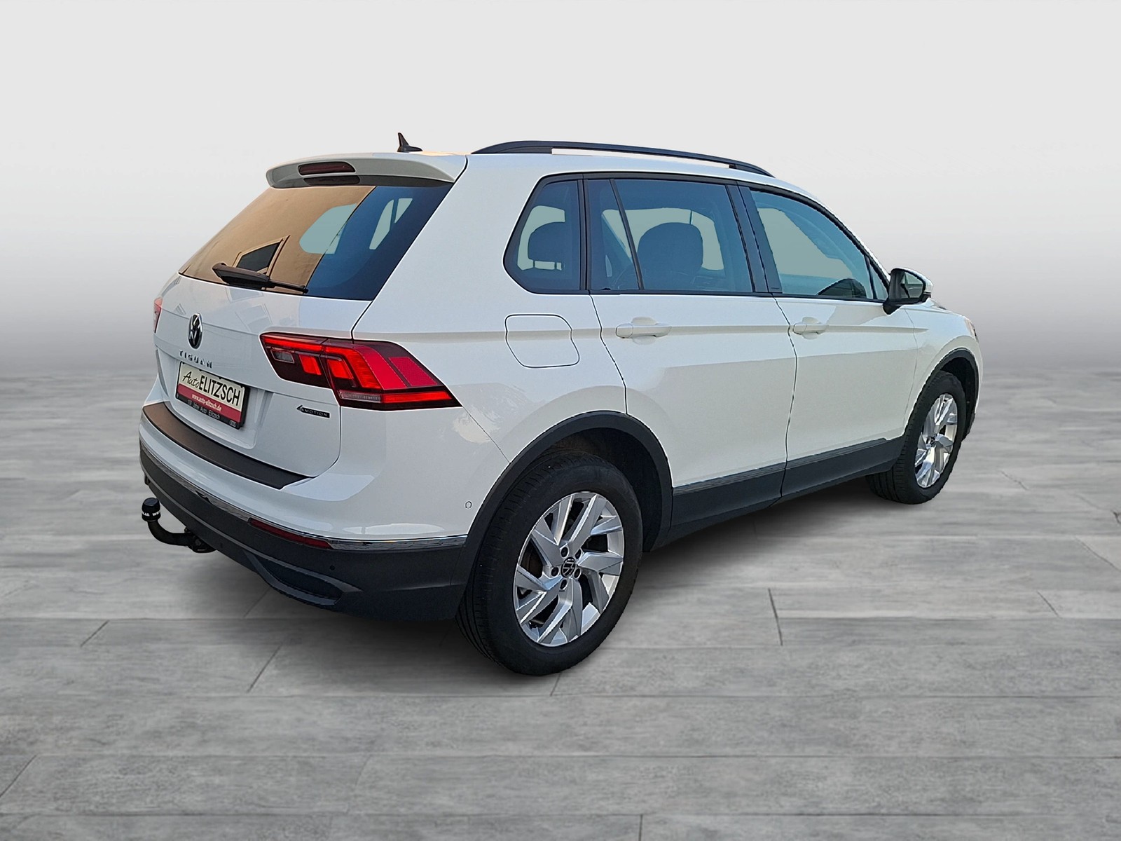 Fahrzeugabbildung Volkswagen Tiguan TDI Life DSG 4M LED AHK Navi AID HUD ACC RFK SHZ 18
