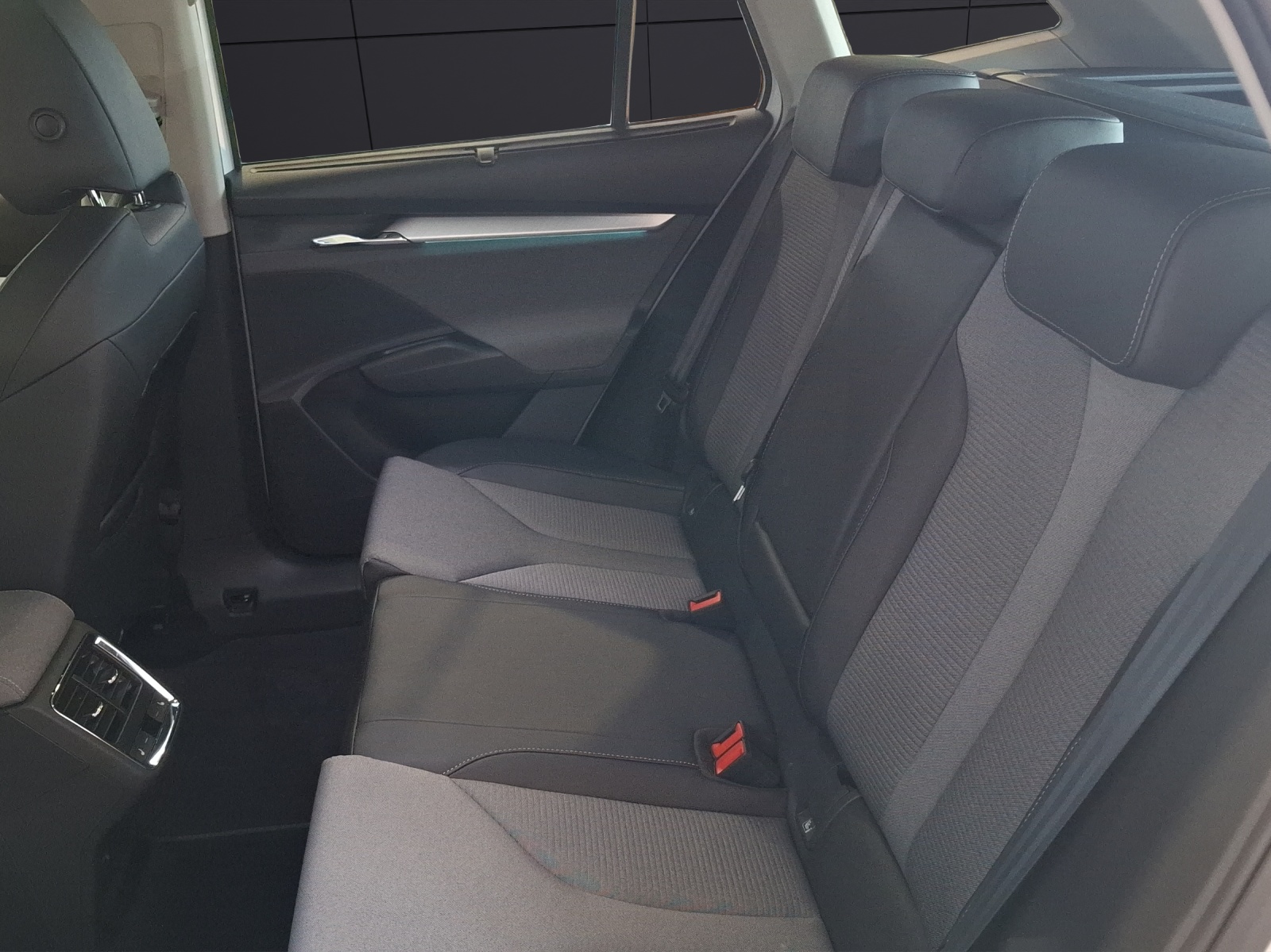 Fahrzeugabbildung SKODA Enyaq 60 Loft Matrix Navi VC ACC RFK WP SH 20