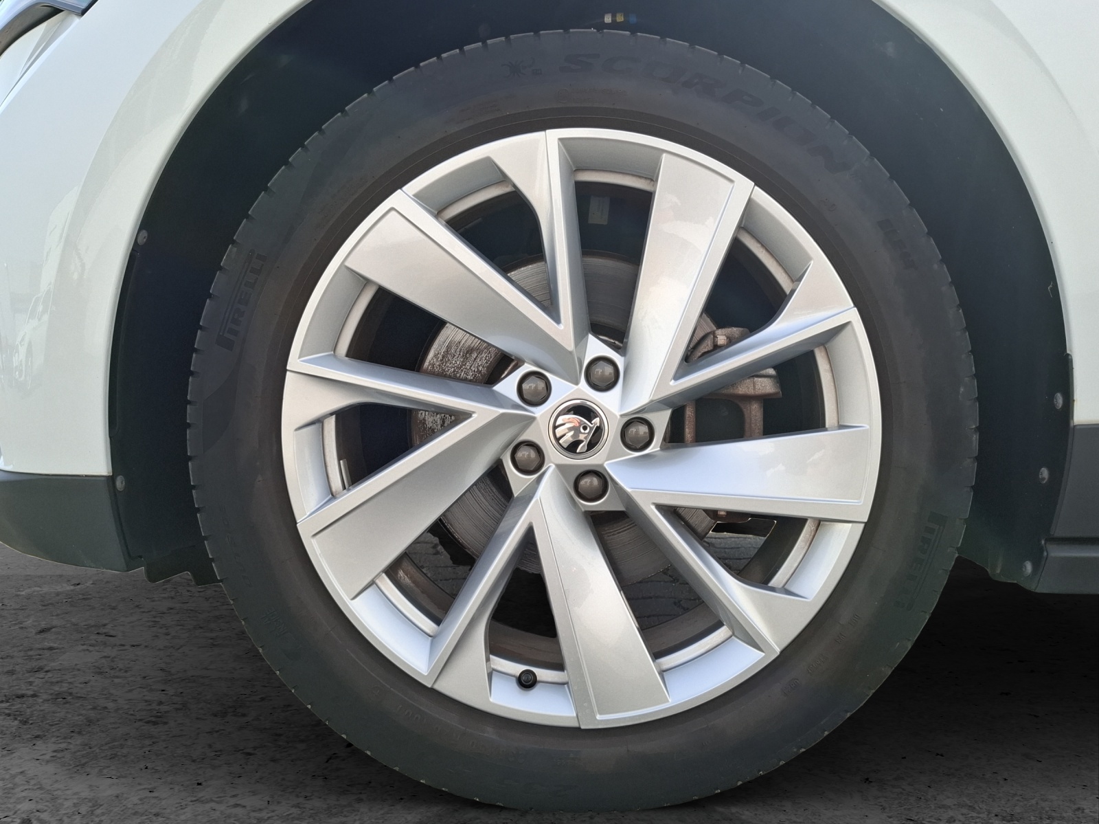 Fahrzeugabbildung SKODA Enyaq 60 Loft Matrix Navi VC ACC RFK WP SH 20