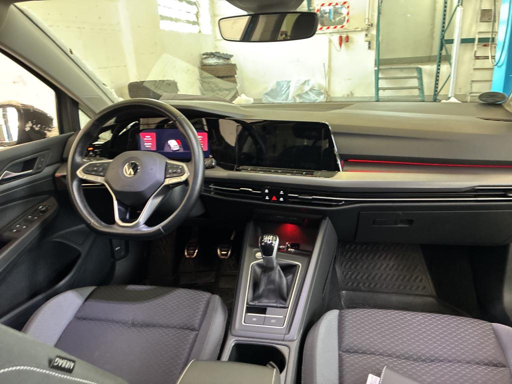 Fahrzeugabbildung Volkswagen Golf VIII TSI Active Standhzg. LEDplus Navi HUD AID ACC RFK SH