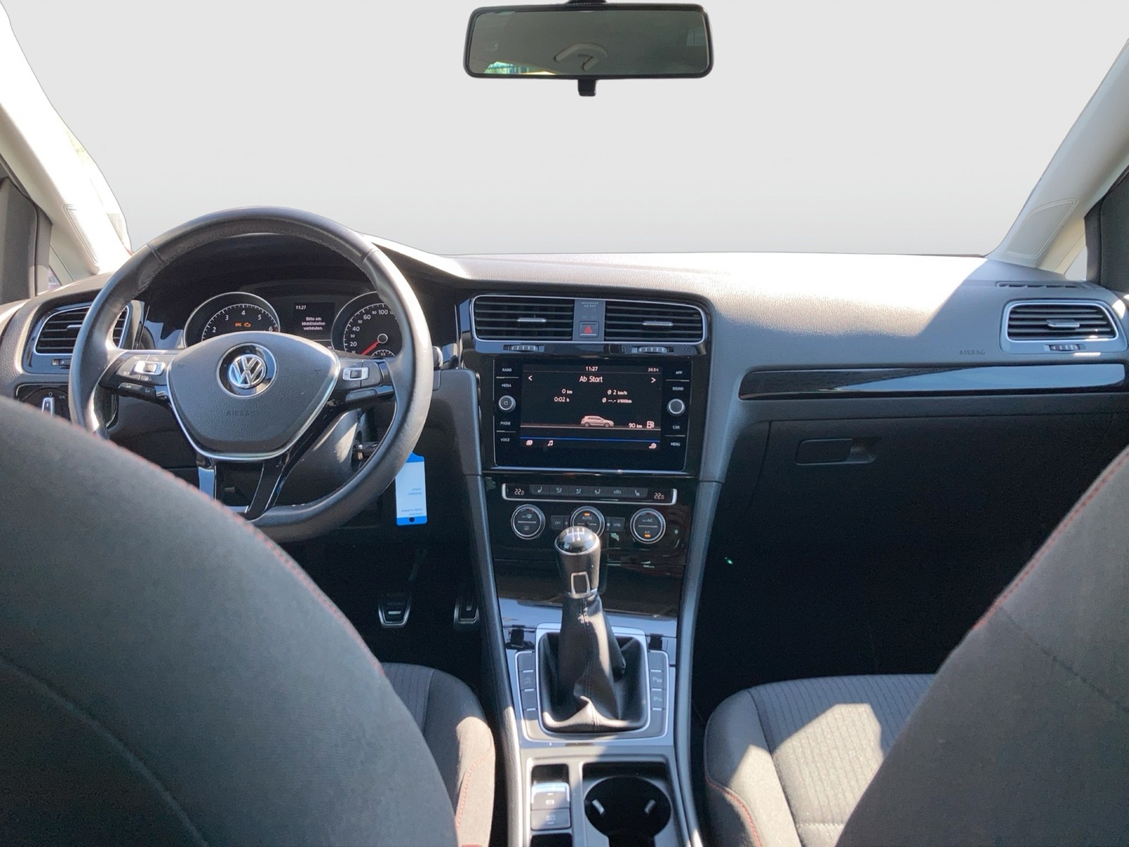 Fahrzeugabbildung Volkswagen Golf VII Lim. TSI Sound LED ACC PDC APP-Connect