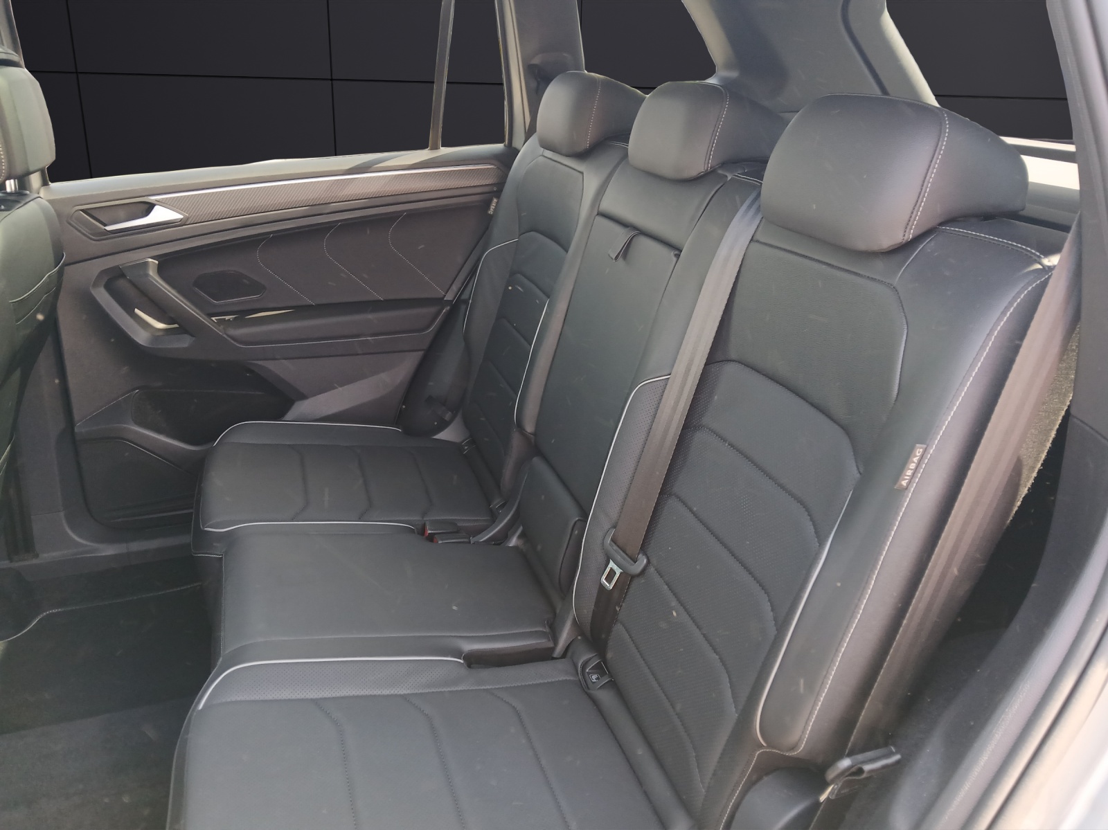 Fahrzeugabbildung Volkswagen Tiguan Allspace TDI R-Line DSG 4M STH Matrix AHK Navi AID Pano HUD ACC RFK 20