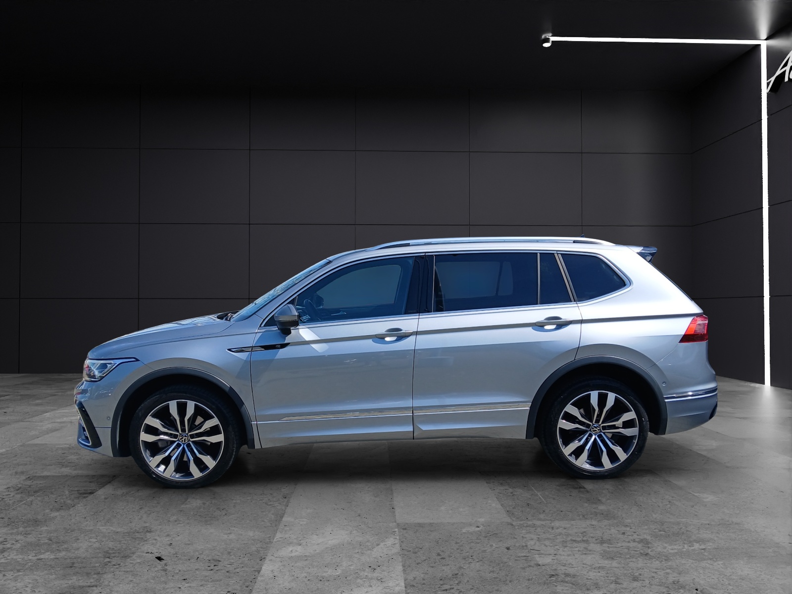 Fahrzeugabbildung Volkswagen Tiguan Allspace TDI R-Line DSG 4M STH Matrix AHK Navi AID Pano HUD ACC RFK 20