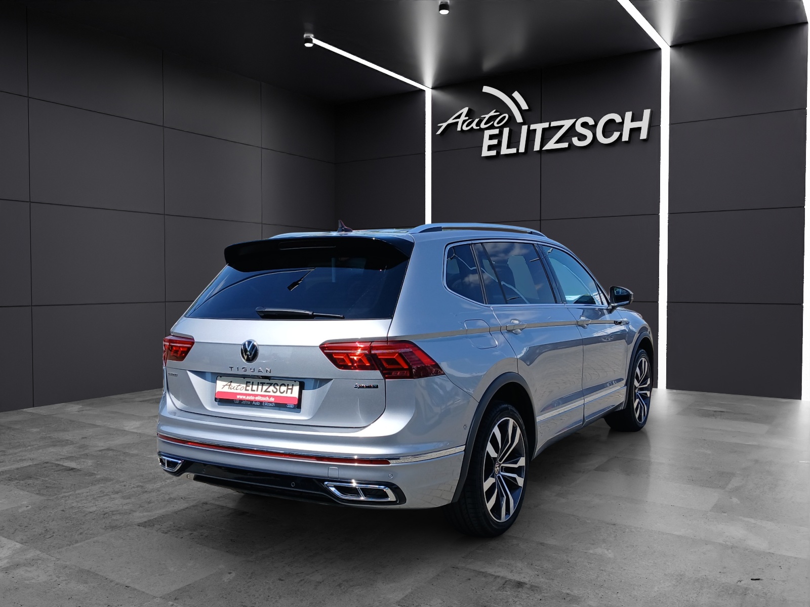 Fahrzeugabbildung Volkswagen Tiguan Allspace TDI R-Line DSG 4M STH Matrix AHK Navi AID Pano HUD ACC RFK 20