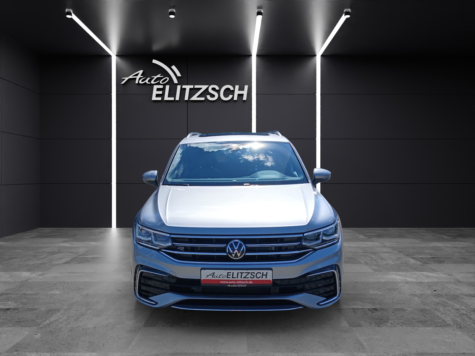 Fahrzeugabbildung Volkswagen Tiguan Allspace TDI R-Line DSG 4M STH Matrix AHK Navi AID Pano HUD ACC RFK 20