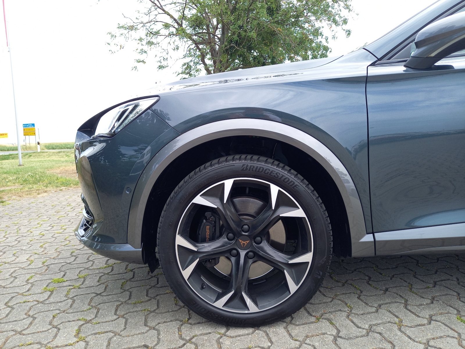 Fahrzeugabbildung CUPRA Formentor VZ 2.0 TSI 4Drive DSG KLIMA LED NAVI