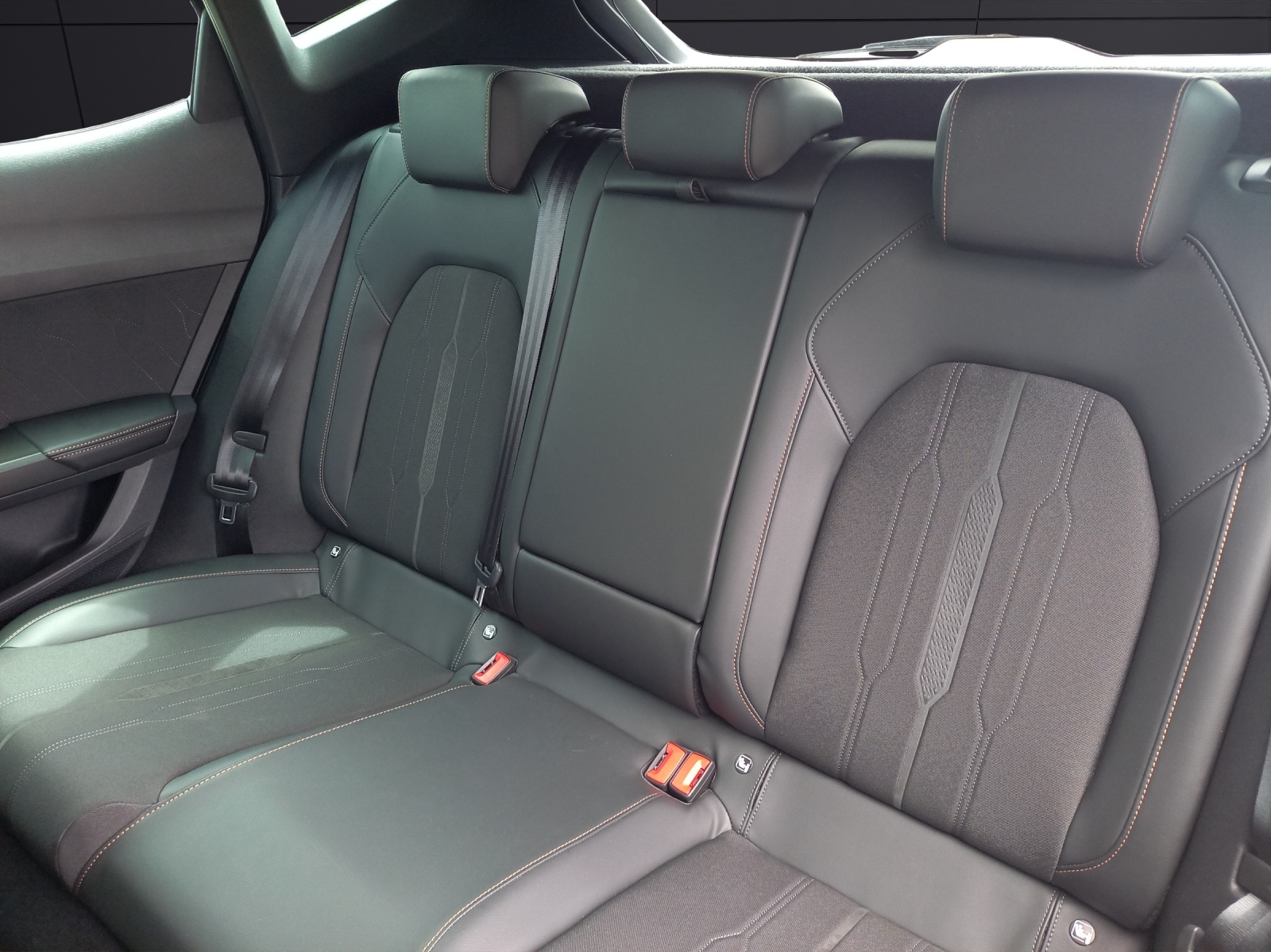 Fahrzeugabbildung CUPRA Formentor VZ 2.0 TSI 4Drive DSG KLIMA LED NAVI