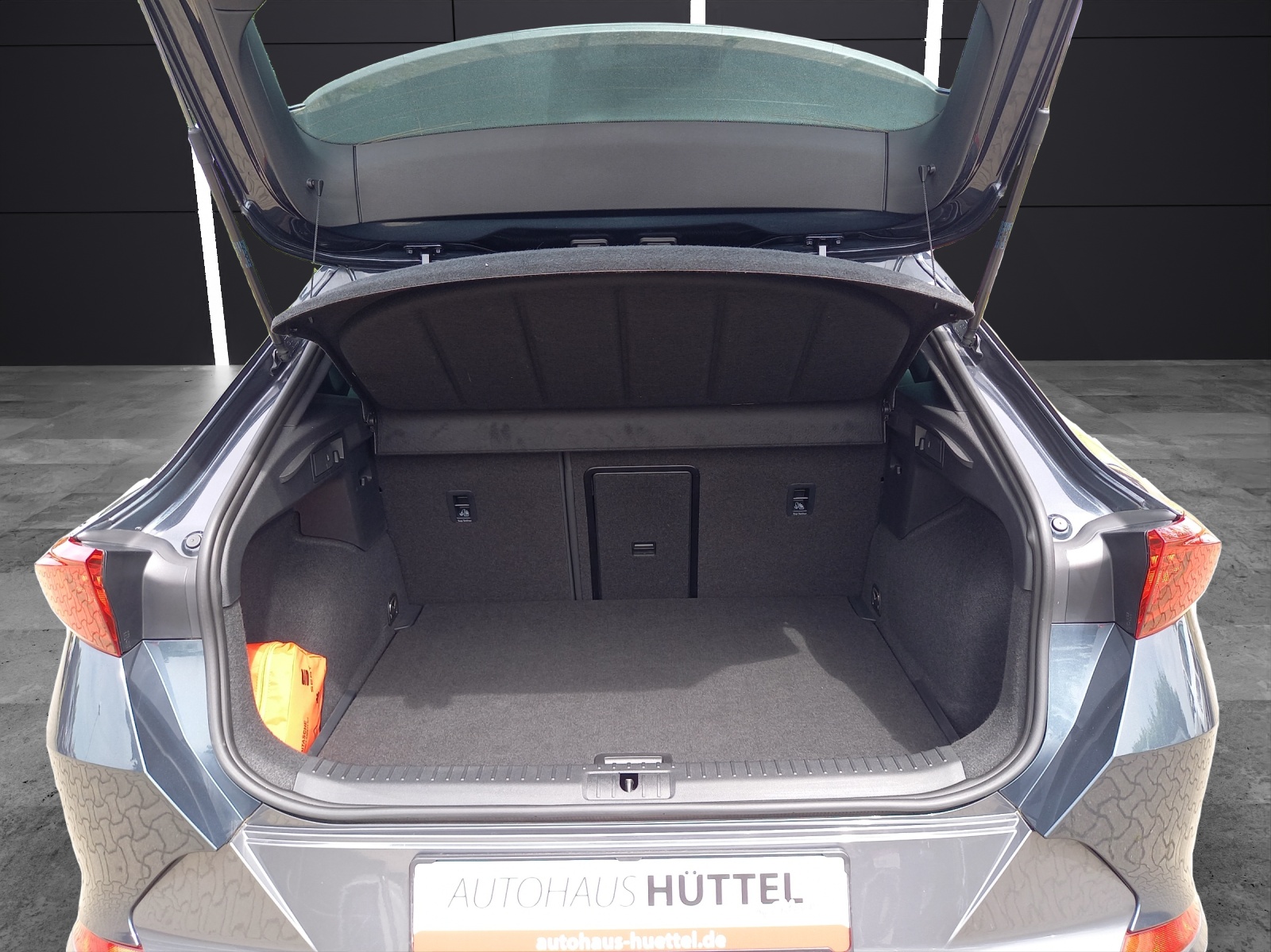 Fahrzeugabbildung CUPRA Formentor VZ 2.0 TSI 4Drive DSG KLIMA LED NAVI