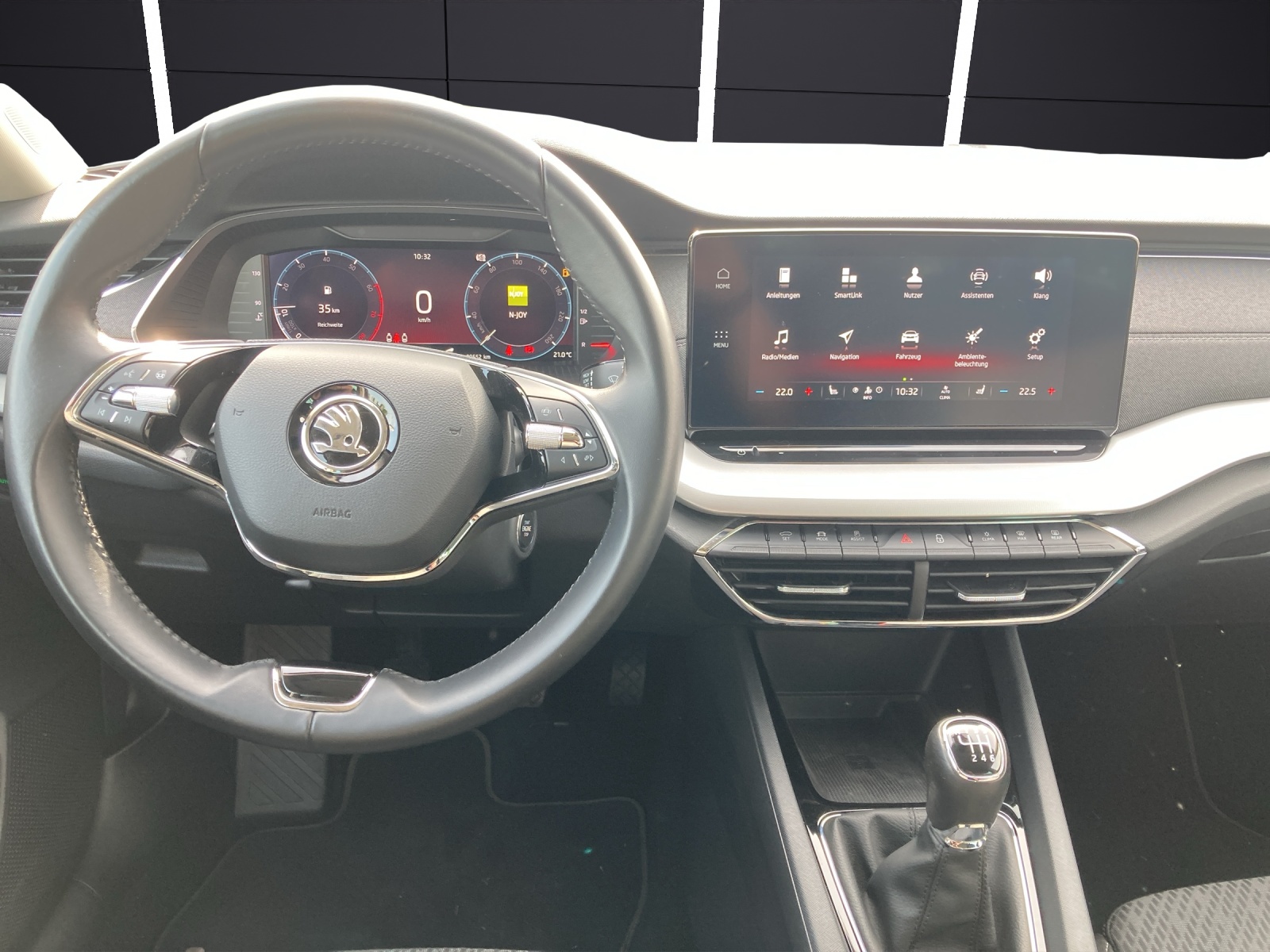 Fahrzeugabbildung SKODA Octavia Combi TSI Style LED AHK Navi HUD PDC SH