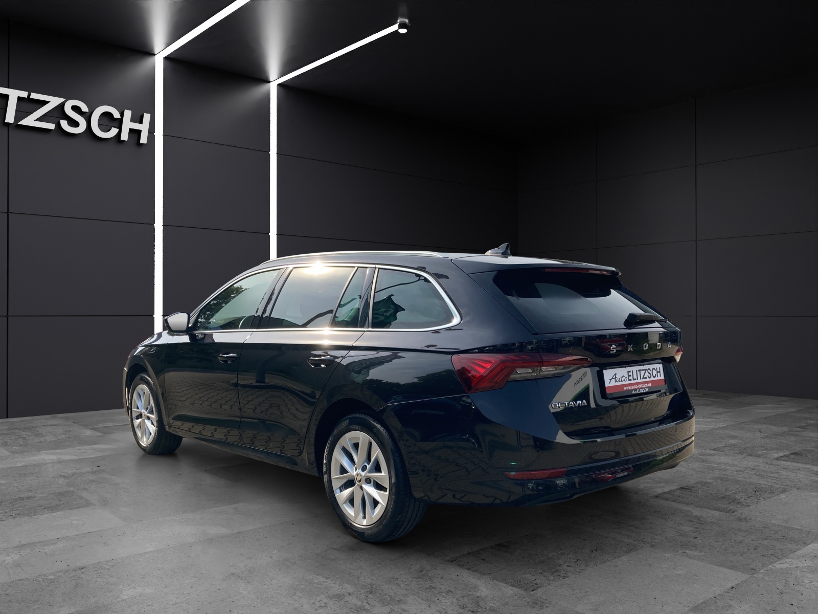Fahrzeugabbildung SKODA Octavia Combi TSI Style LED AHK Navi HUD PDC SH