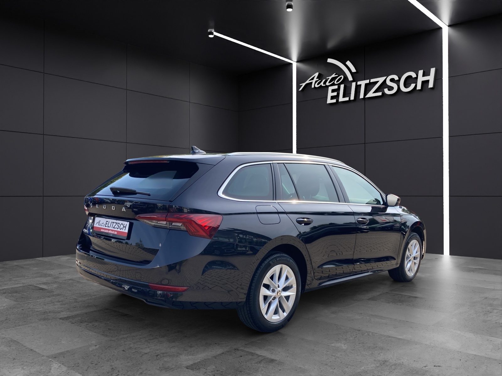 Fahrzeugabbildung SKODA Octavia Combi TSI Style LED AHK Navi HUD PDC SH
