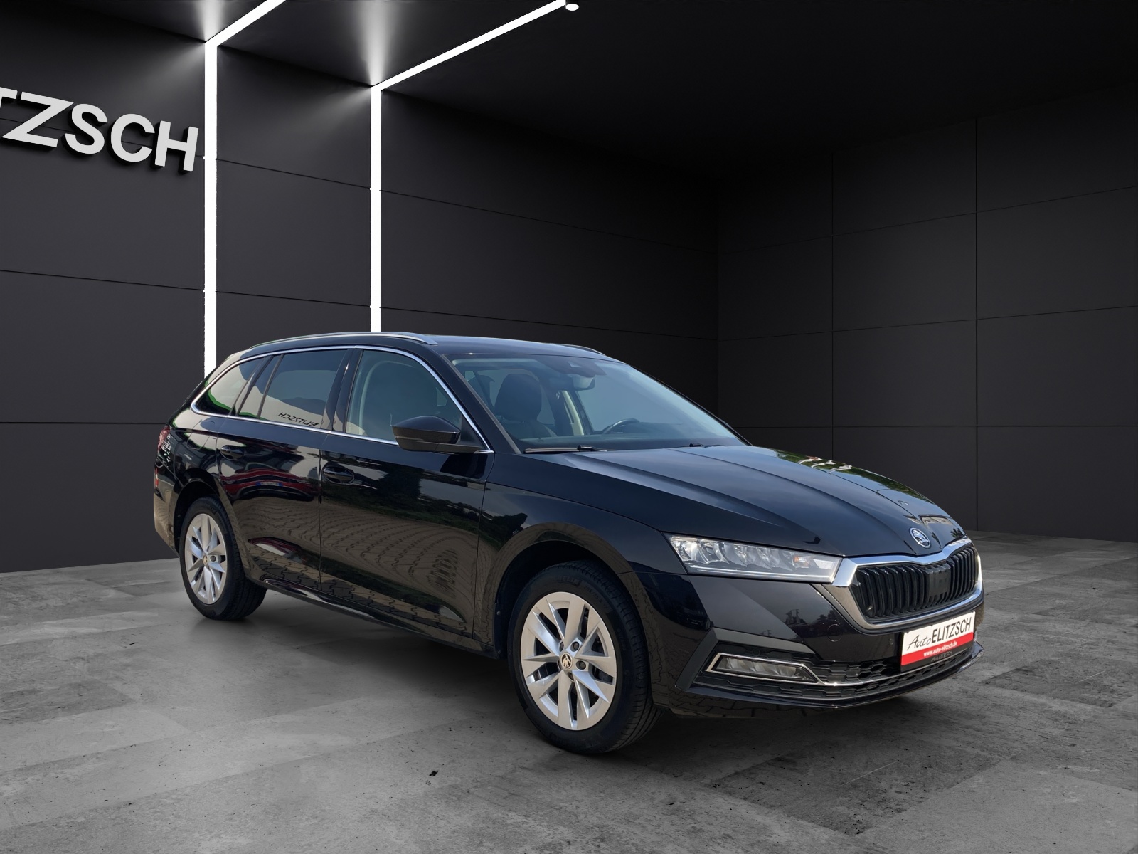 Fahrzeugabbildung SKODA Octavia Combi TSI Style LED AHK Navi HUD PDC SH