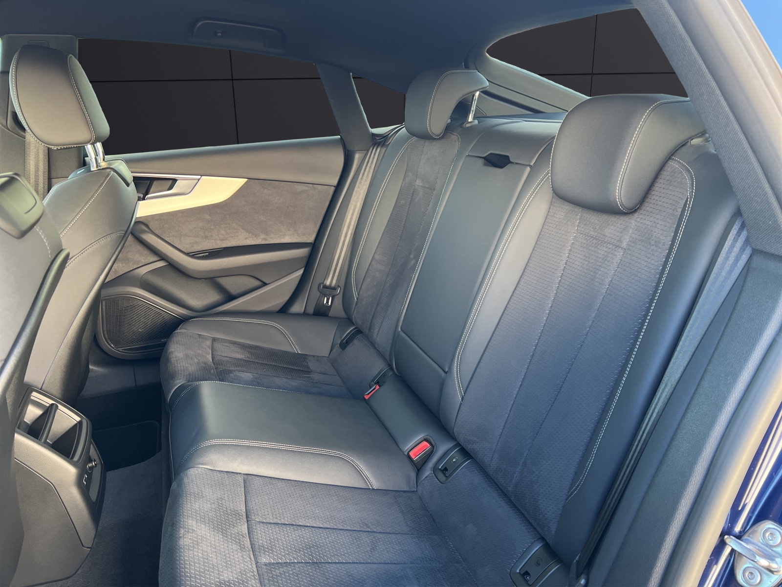 Fahrzeugabbildung Audi S5 Sportback TDI quattro Matrix AHK Navi AVC B&O GRA RFK SHZ 20