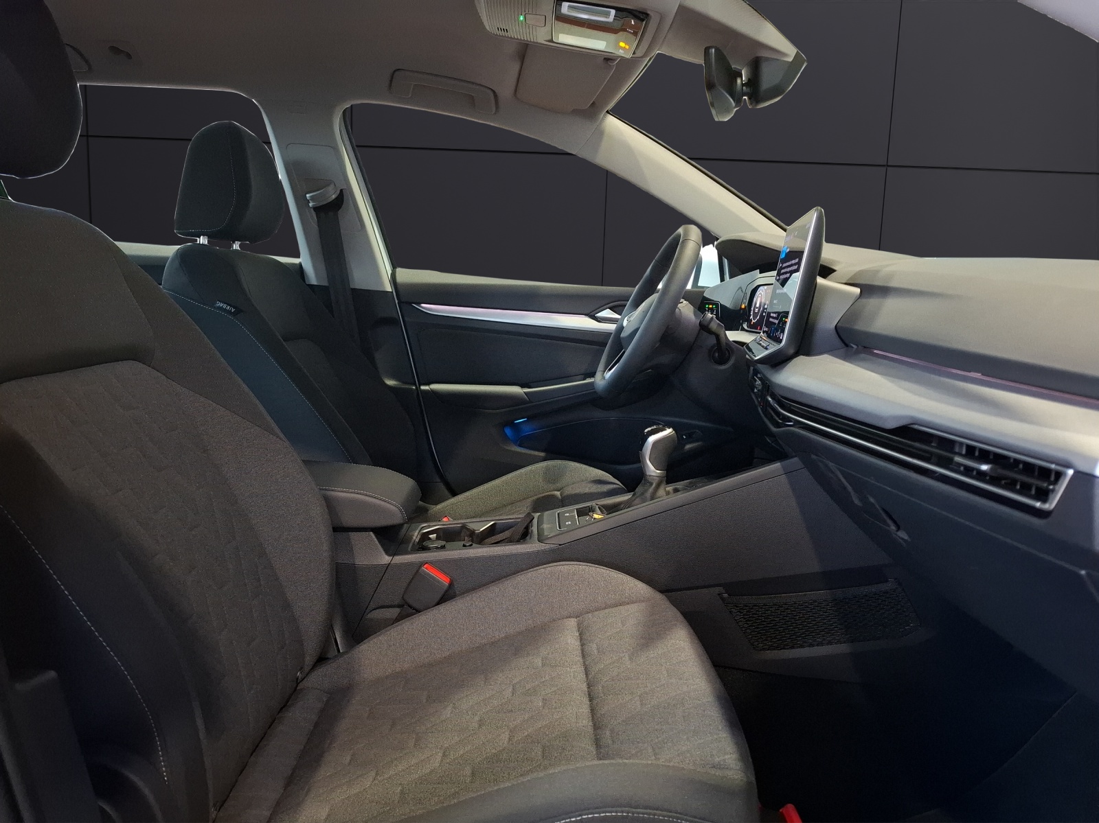 Fahrzeugabbildung Volkswagen Golf VIII Variant TSI Life Standhzg. LED Navi HUD AID ACC RFK SH