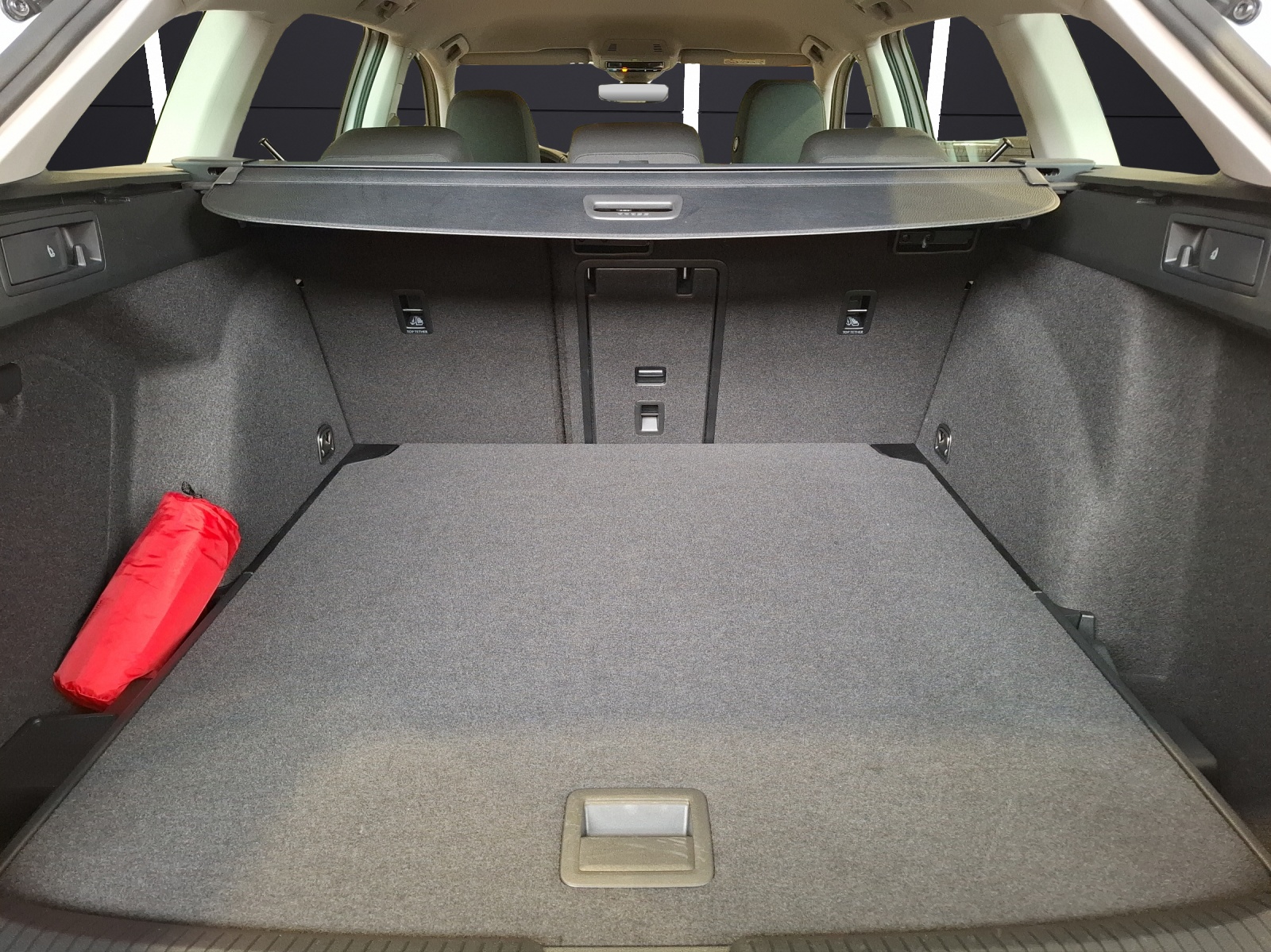 Fahrzeugabbildung Volkswagen Golf VIII Variant TSI Life Standhzg. LED Navi HUD AID ACC RFK SH