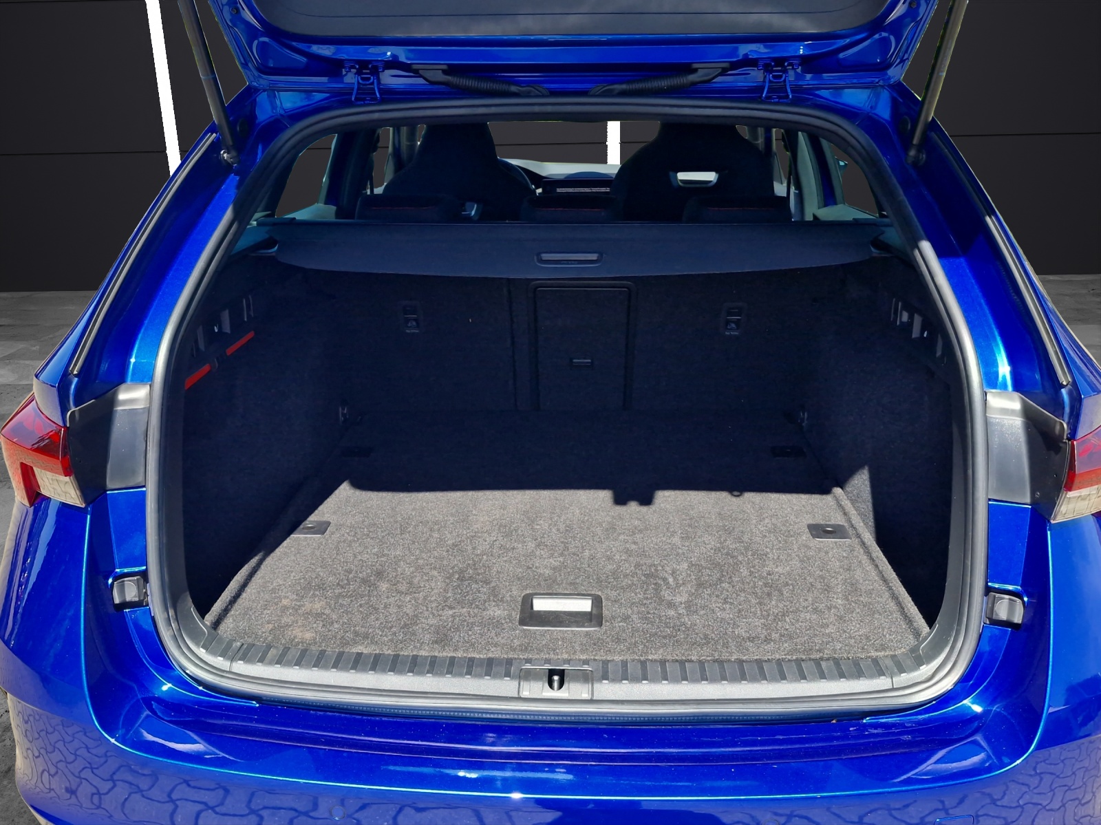 Fahrzeugabbildung SKODA Octavia Combi RS 2.0 TSI DSG Matrix Navi ACC AHK SHZ RFK