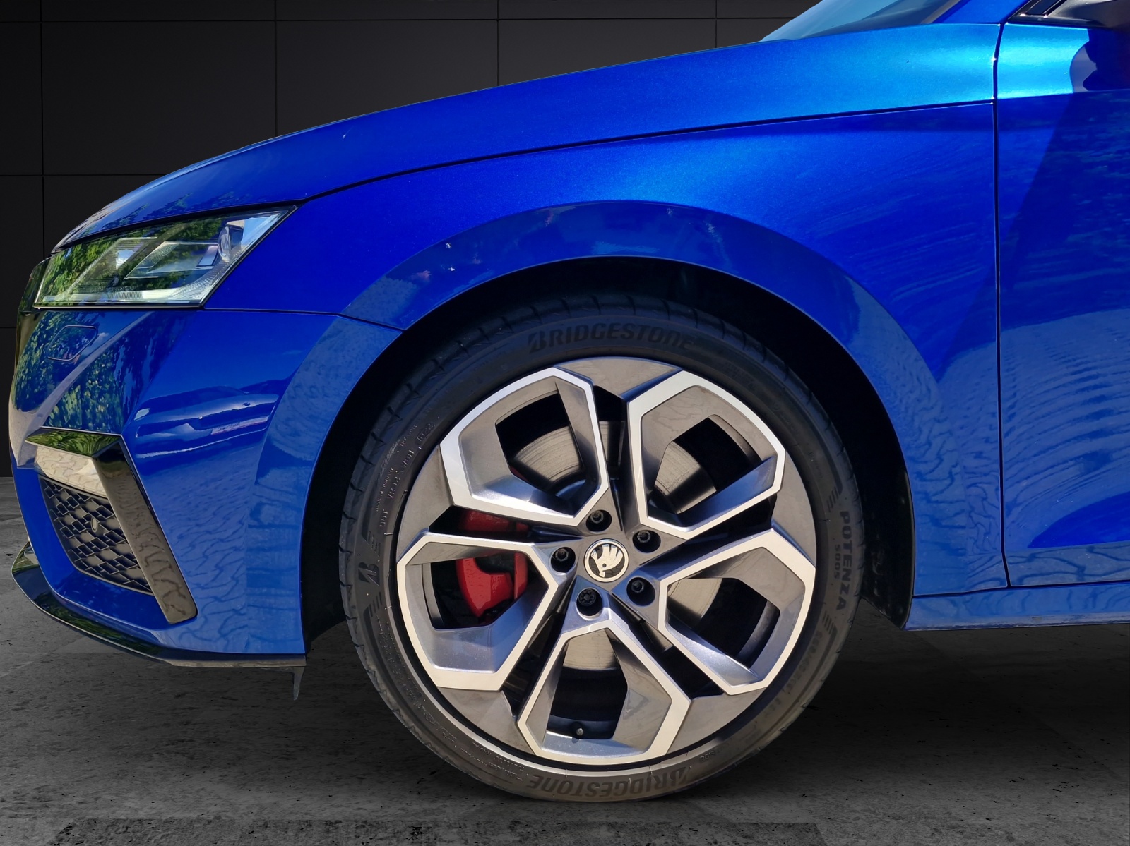 Fahrzeugabbildung SKODA Octavia Combi RS 2.0 TSI DSG Matrix Navi ACC AHK SHZ RFK