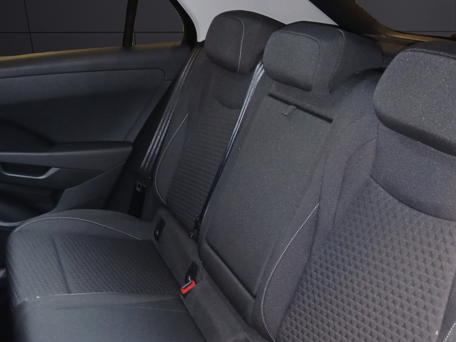 Fahrzeugabbildung Volkswagen T-Roc Life LED NAVI DAB ACC