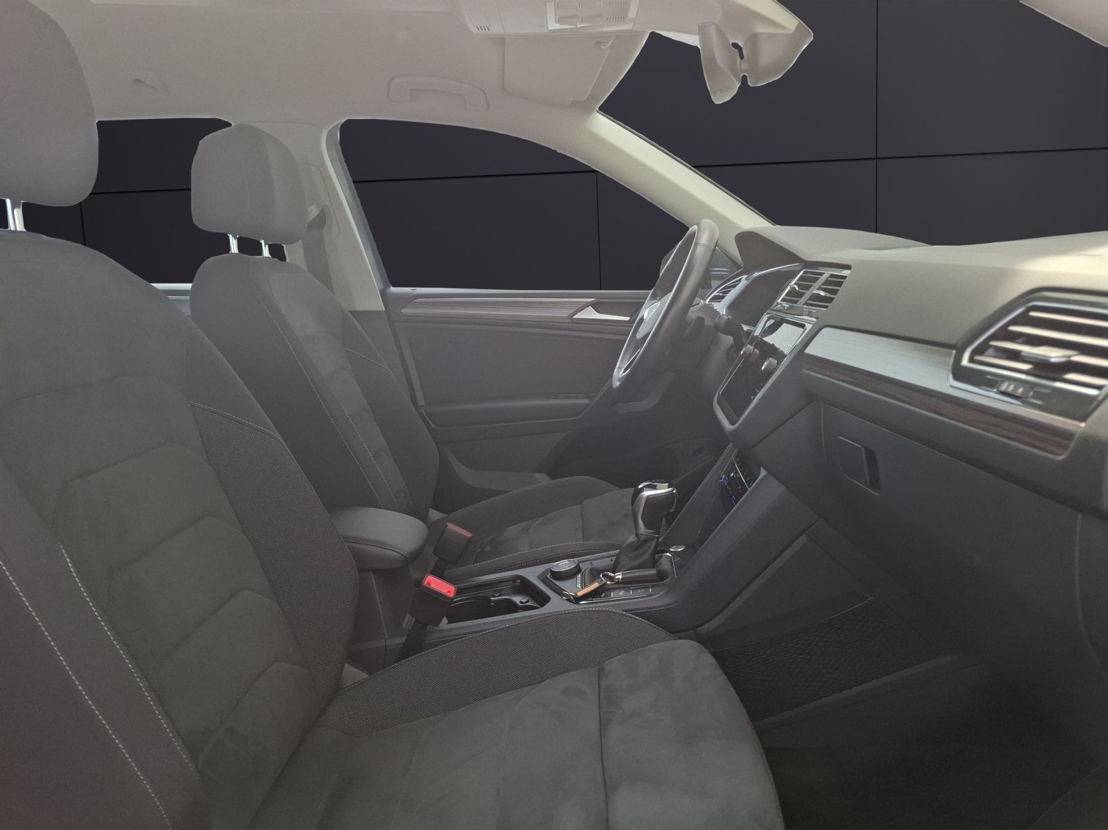 Fahrzeugabbildung Volkswagen Tiguan Allspace TDI Elegance DSG 4M Matrix AHK Navi AID HUD ACC RFK